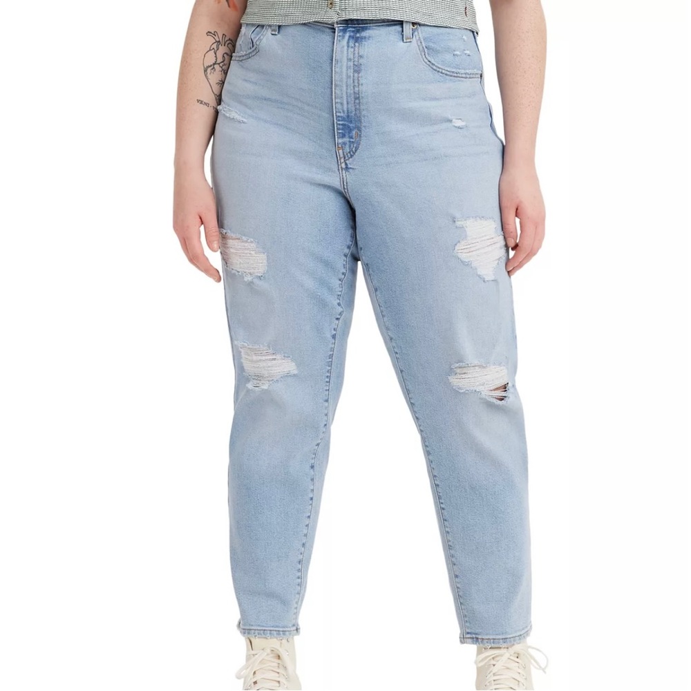 Levi’s High Waisted Mom Jeans Size 22W NWT Distressed